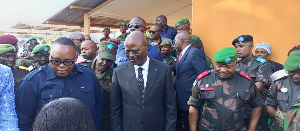 IMG-20241006-WA0191 RDC-Rétablissement de l'autorité de l'Etat dans les provinces du Haut et du Bas-Uele: Accompagné de Grâce Neema, le Vice-premier Ministre en charge de la Défense en tournée, une première victoire dans le combat de la Questeure Adjointe de l'Assemblée Nationale