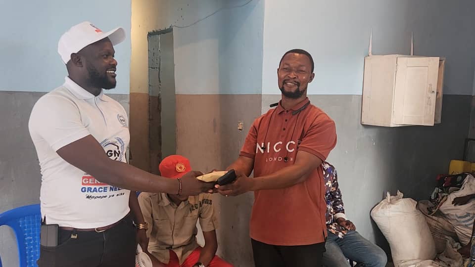 1001850054 Kinshasa : L'ASBL "Génération Grâce Neema" en mode générosité à l'orphelinat "Matthieu 25"
