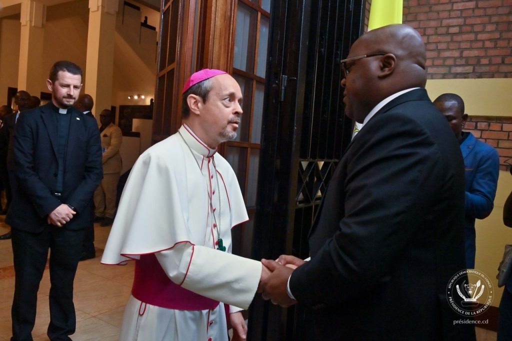 1002600689-1024x682 DÉCÈS DU PAPE FRANÇOIS : LE PRÉSIDENT FÉLIX TSHISEKEDI S’EST RENDU CE MARDI À LA NONCIATURE APOSTOLIQUE DE KINSHASA
