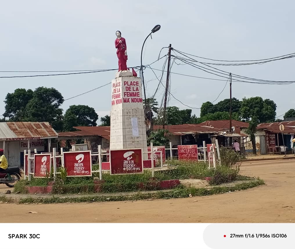 1002614593 Province du Kwilu-Bandundu ville : pénurie effective de carburant, le litre se vend désormais à 8000 francs congolais