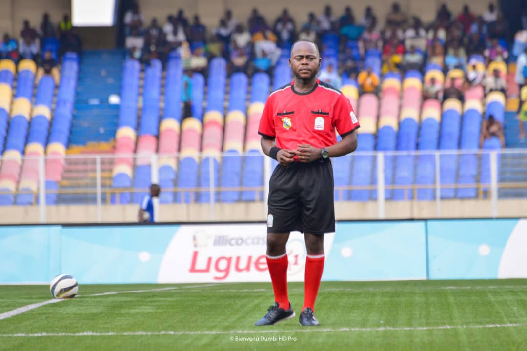 RDC-Football: Pedro Monganga Ngbanda, l’arbitre central de la rencontre DCMP-Mazembe. Le meilleur sifflet congolais du moment?