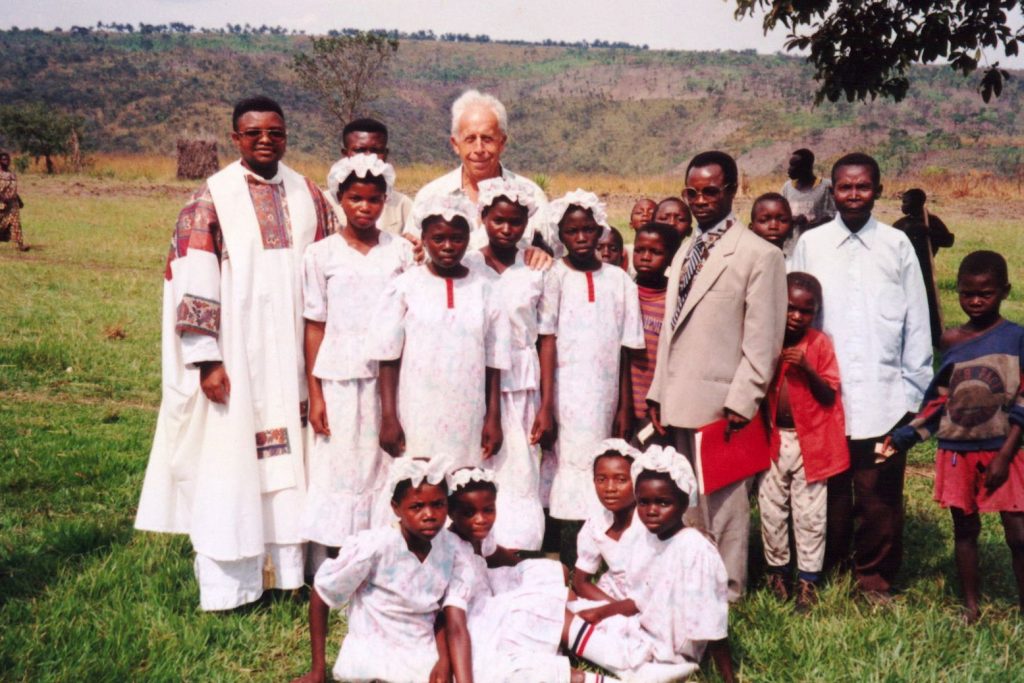 1003215688-1024x683 RDC-Province du Kwango: Célébration du Jubilé d'argent du Révérend Père Serge Tsunda ce dimanche 13 juillet à Matari