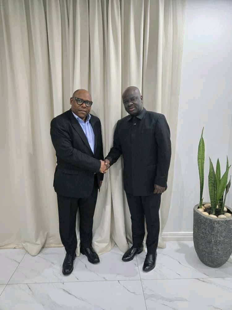 1003469107 RDC-Cohésion nationale: Zacharie Bababaswe chez Thierry Nzonde pour parler Congo