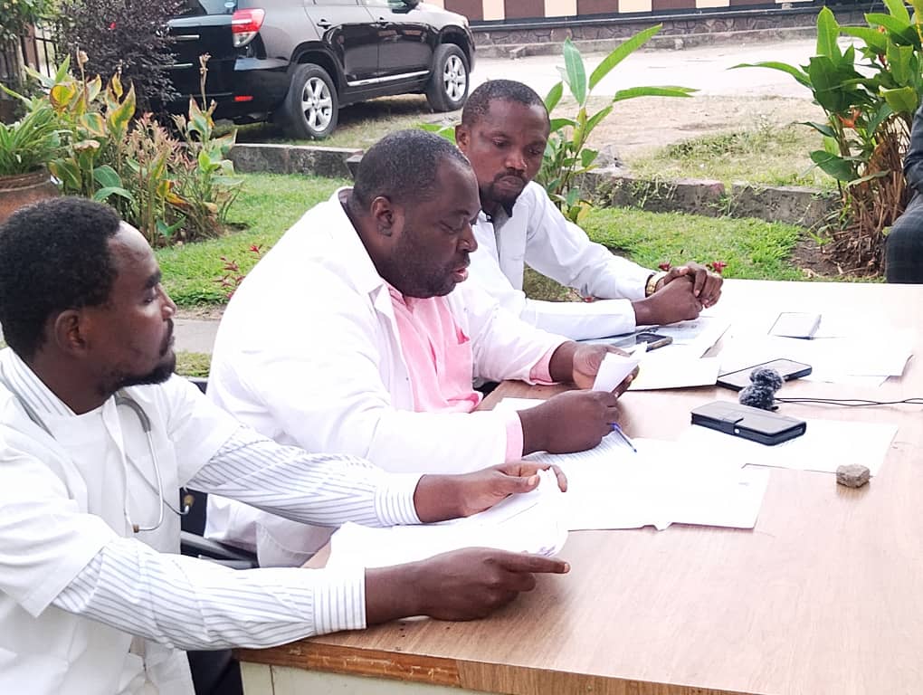 1003529082 RDC: Le collectif des médecins dentistes en sit-in ce mardi 19 août au Budget et à la Direpaie