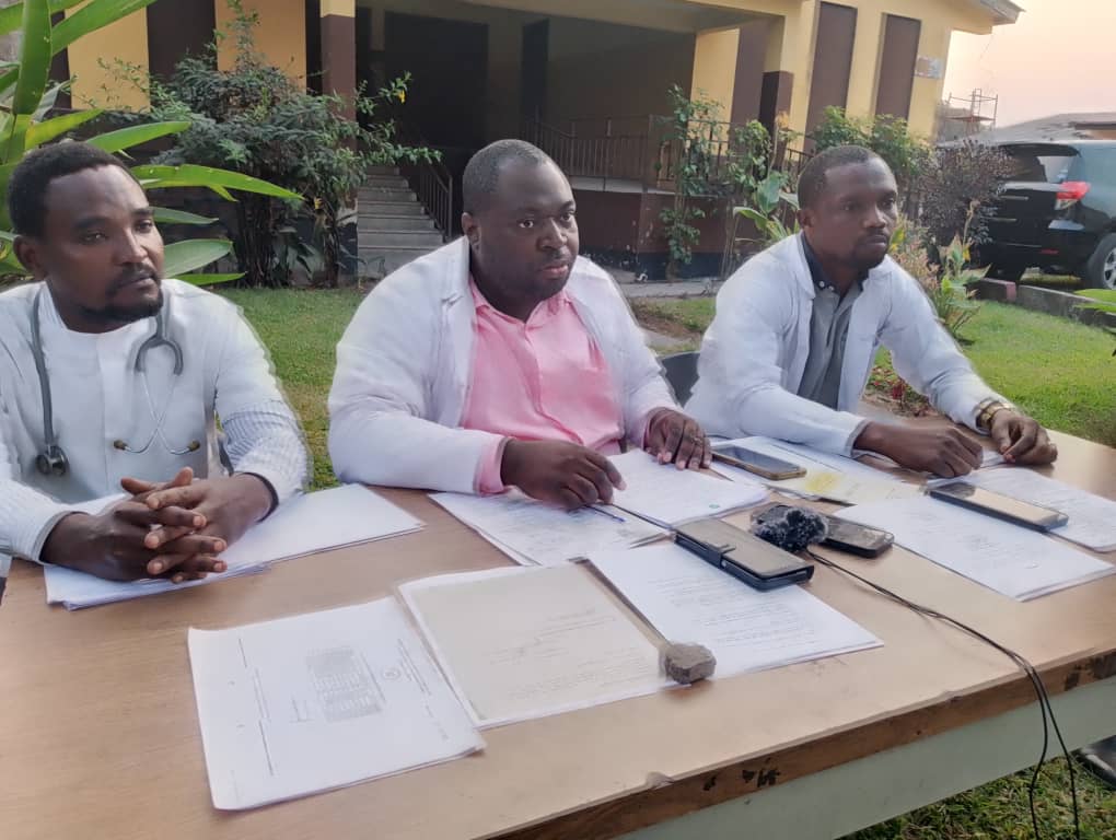 1003529219 RDC: Le collectif des médecins dentistes en sit-in ce mardi 19 août au Budget et à la Direpaie