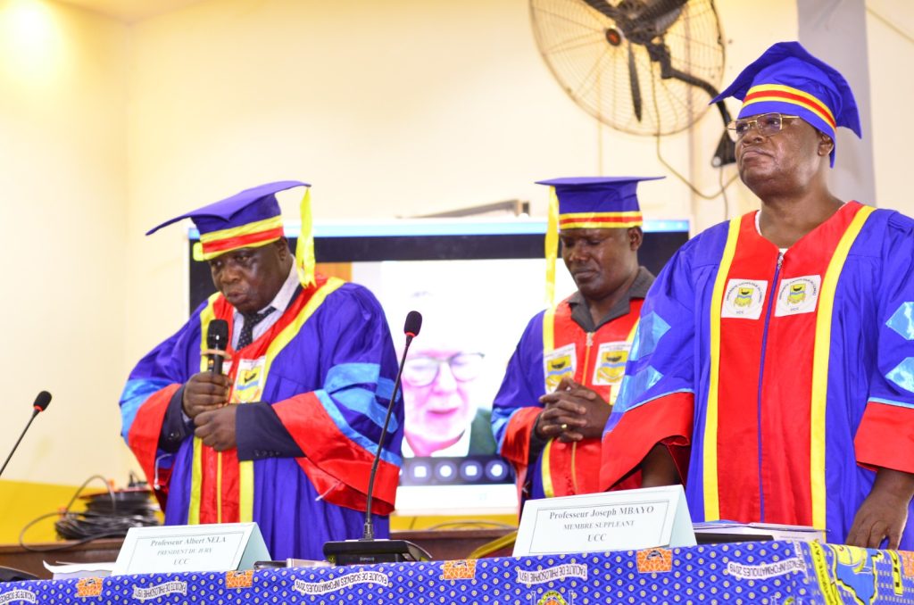 1003874409-1024x678 ESU: Un nouveau Docteur à thèse à l'UCC, Justin Kimakima Mblanda, une fierté et un exemple de brillance, de persévérance pour la jeunesse de la Province de Mai-Ndombe