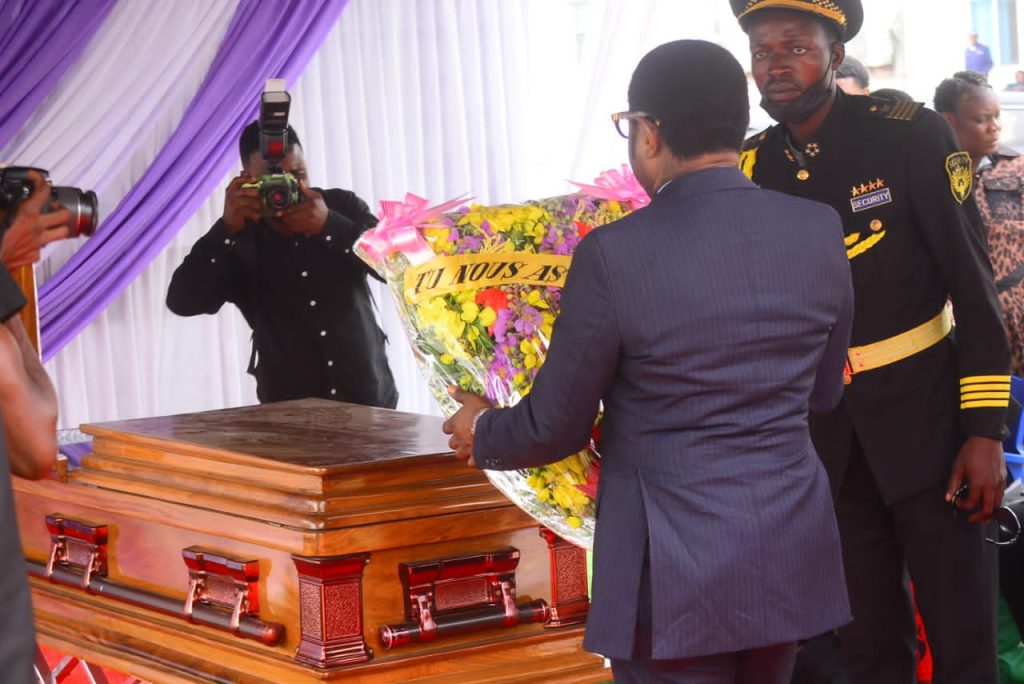 1004116212-1024x684 Province du Kwango: Les derniers hommages de l'Ingénieur Emmanuel Muntu M'losi à Monor Muwawa à l'hôpital du Cinquantenaire