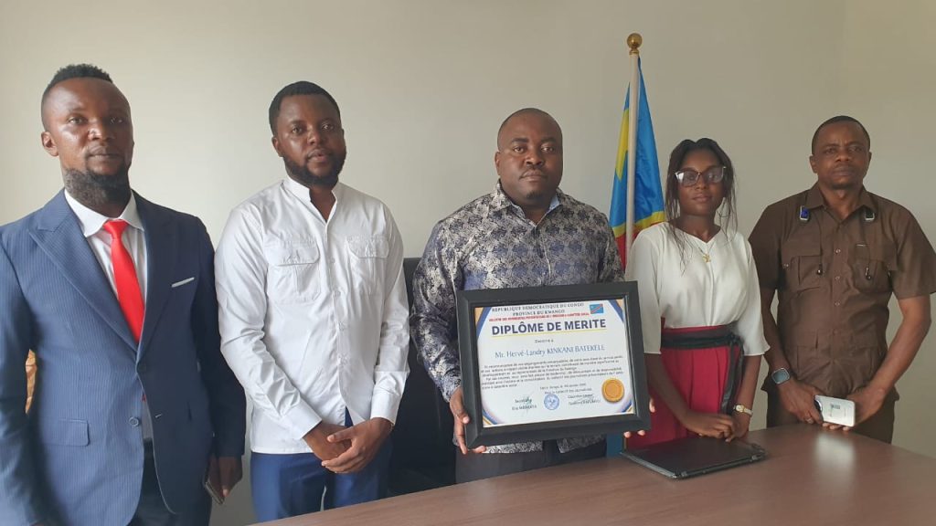 1004904099-1024x576 Province du Kwango: Pour sa démarcation dans la philanthropie, Hervé Landry Kinkani reçoit un diplôme de mérite et d'excellence