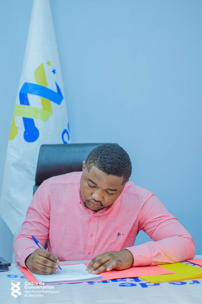 1005109456-682x1024 RDC: Le Cadre de concertations des forces politiques et sociales signe solennellement sa charte fondatrice