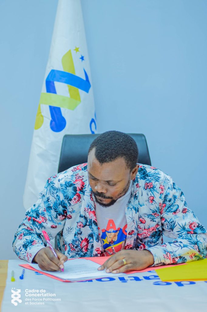 1005109457-682x1024 RDC: Le Cadre de concertations des forces politiques et sociales signe solennellement sa charte fondatrice