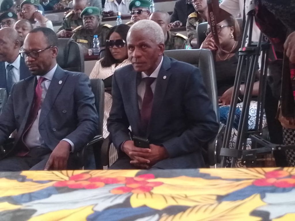 33630-1024x768 ESU-UNILU: Entre les armes et la science, le Général Eddy Kapend décroche brillamment son DEA