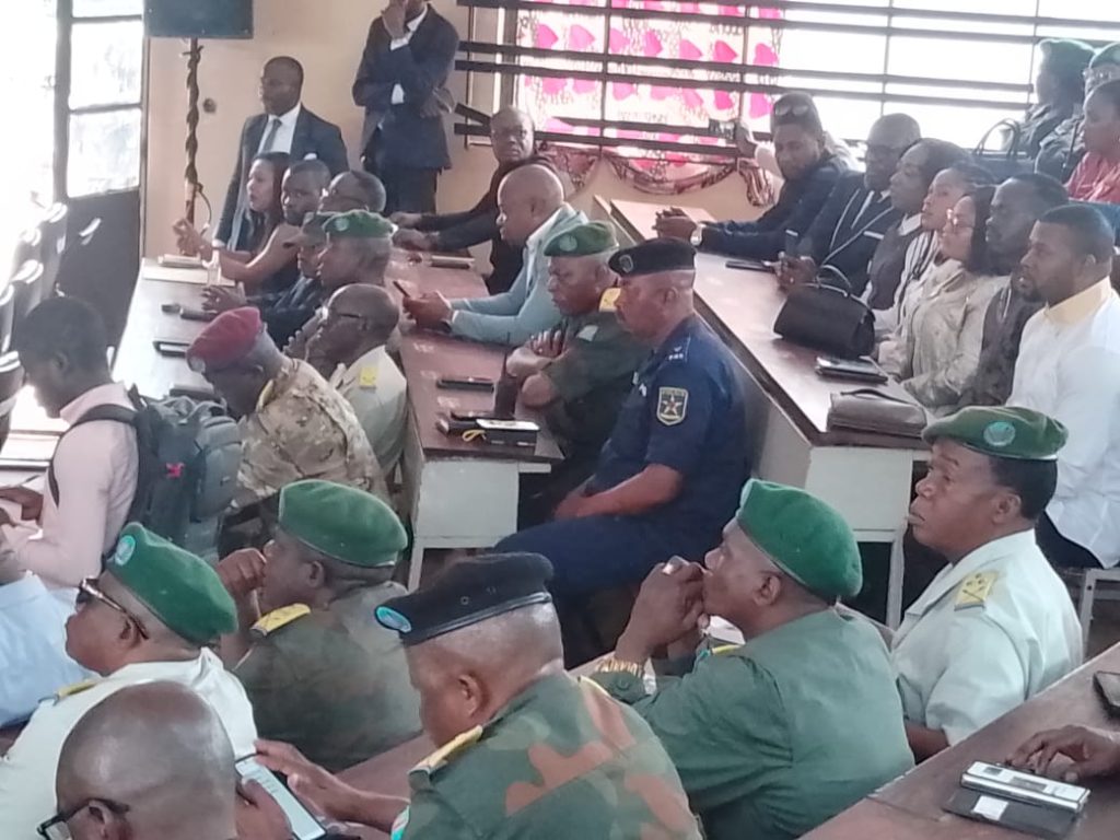 33632-1024x768 ESU-UNILU: Entre les armes et la science, le Général Eddy Kapend décroche brillamment son DEA