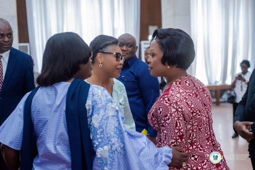 87306-1024x683 LES PROJETS DE LOI DE RATIFICATION AU CŒUR DE LA SESSION DE MARS : GRÂCE NEEMA PAININYE HONORÉE PAR LE PRÉSIDENT DE L'ASSEMBLÉE NATIONALE