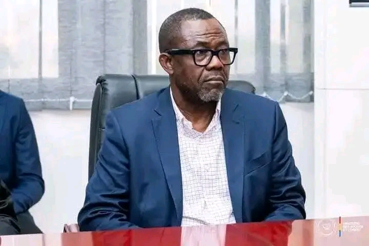 832230 RDC-FECOFA/Ministère des Sports et loisirs: Mosengo et son Comité chez Budimbu